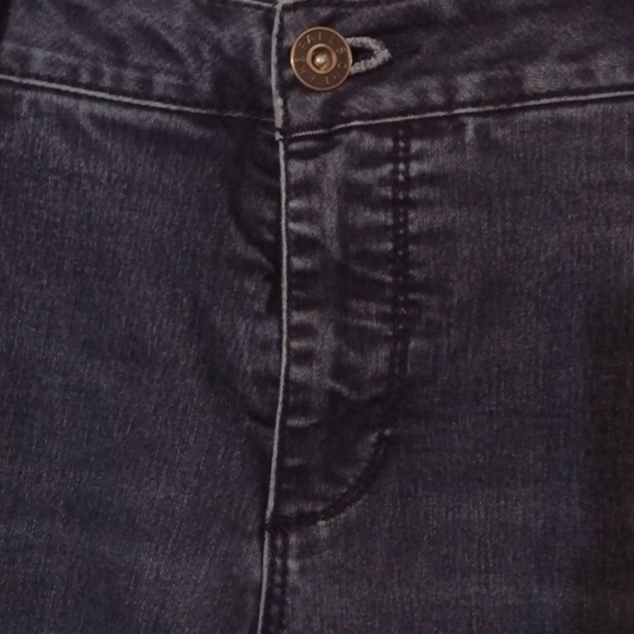 Jeans - Picture 2 of 7